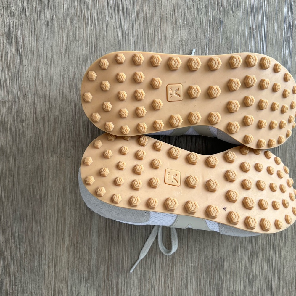 Veja |  Rio Branco Chic Neutral Sneaks - Picture 6 of 8